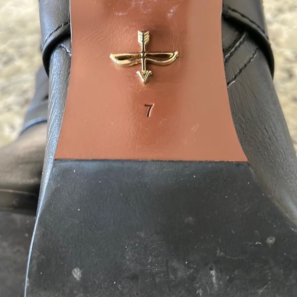 Pour la Victorie Black Leather Heeled Boots - Picture 5 of 7